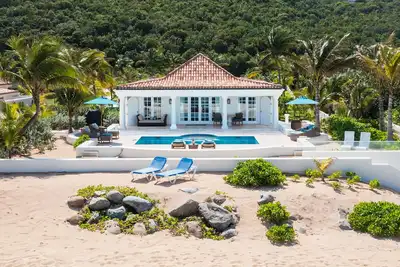 Image de Les Palmiers (1 bedroom) - Romantic villa on Baie Rouge Beach, Terres Basses, St. Martin