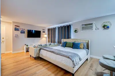 Image de Studio- King Bed| Hdtv| Airport| Safe Neighborhood