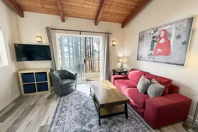 Image de Ocean Front! Harmony & Serenity at Oregon House! Stairs to the Beach!