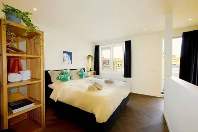 Image de Stunning 45m² Penthouse with Terrace (R-65-C)