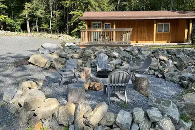 Image de Close to Town - with Deck & Fire Pit - Pet Friendly