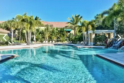 Image de Have it All with luxury turnkey rental at Mirasol at Coconut Point.