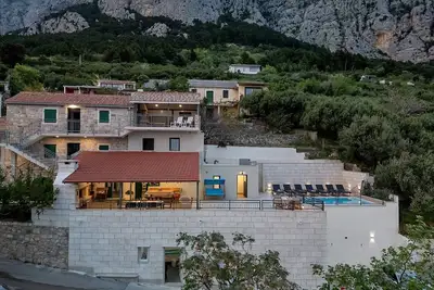 Image de Villa Irena with heated pool and sea view