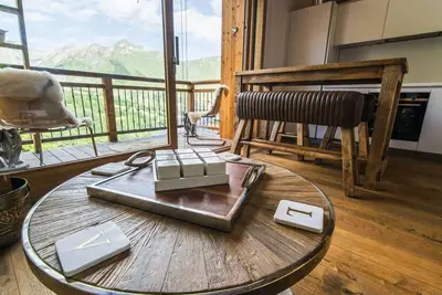 Image de À 10m des pistes de ski, vue panoramique, remise en forme, balcon, cheminée ou poêle à bois