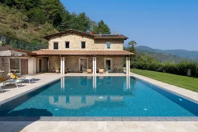 Villa Carlotta 8, Emma Villas