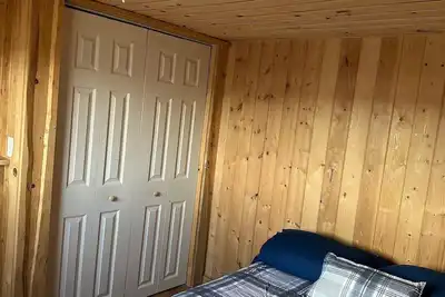 Image de Clean, comfortable cabin. Sleeps 4