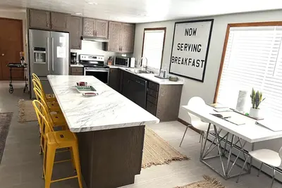 Image de The Second Story- Unmatched Lambeau Views!