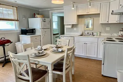 Image de About The Sea Rose Condo