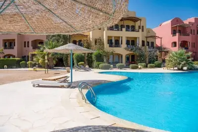 Image de 1 Sz Apartment in Westgolf mit Terrasse und Pool