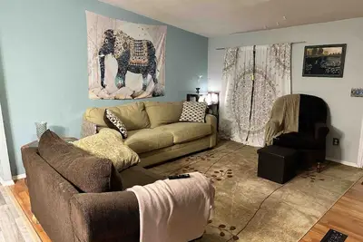 Image de Peaceful cabin with fireplace, 5 minutes from the springs!