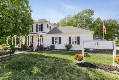 Image de Beautiful Home Sleeps 6 30 Minutes to Kansas City.