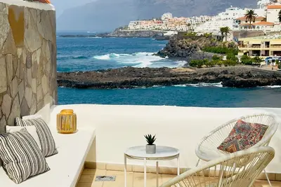 Image de Beach Front Villa and Pool in Puerto Santiago