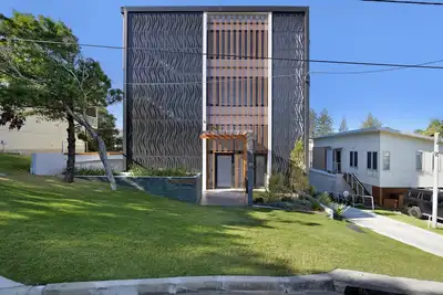 Currumbin Beach -  Cosy open plan 4 bedroom penthouse overlooking Elephant Rock