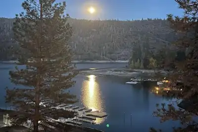 Image de Rustic Family Cabin! Peaceful place to relax and enjoy 12 people, 300 x night