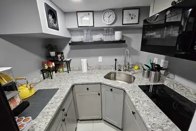 Image de Luxury 2 Br Apt Near Philly & Airport. Free Parking.
