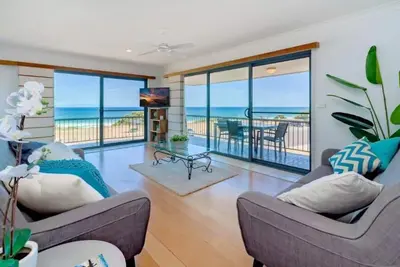 Image de Edgewater 1, A view that seems to stretch endlessly to the horizon