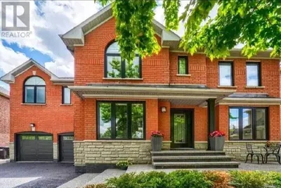 Image de 2 Bedrooms Available to Make Your Stay a Pleasant. Close To Tim Hortons, etc.