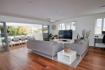 Image de The Pool House - Light and Spacious