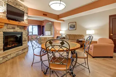 Image de Wisconsin Dells Resort Condo w/ 2 Fireplaces