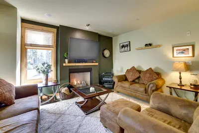 Image de Mammoth Lakes Condo w/ Fireplace: Near Skiing!