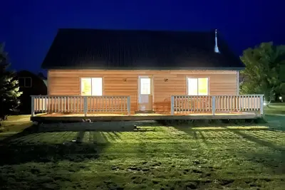 Image de Little cabin near a lake