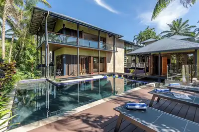 Image de Luxury Family Holiday Home with Pool & Tennis Court