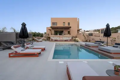 Image de Villa Agali Free* heated pool & 70m to Sea!