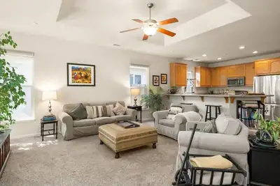 Image de This house is a 3 bedroom(s), 2 bathrooms, located in Chico, Ca.
