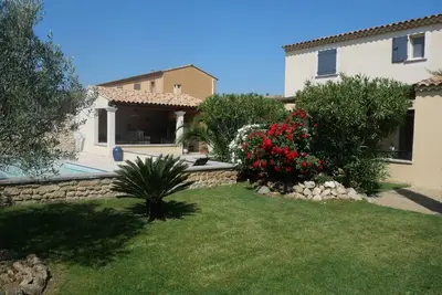 Image de Maison 140 m² de Type Bastide et son Studio, 8 Personnes, Piscine, Terrain 850m²