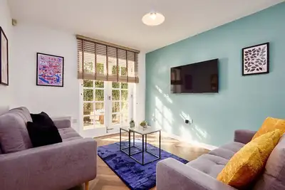 Image de Sleeps 6: Family & Work Stays - Free Parking & WiFi