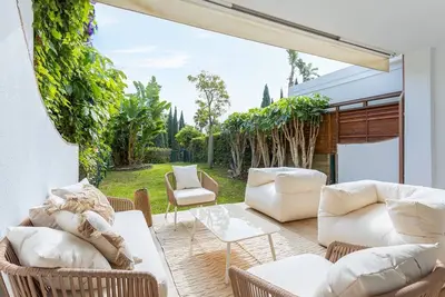 Image de Casa con Jardin a 5 Minutos de la Playa en UrbanizaciĂłn Privada con Piscina