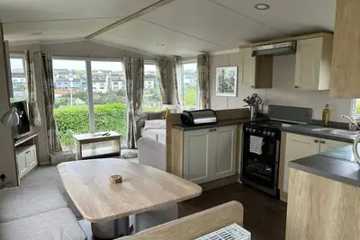 Image de Lovely caravan in beautiful pitch with beautiful views of South Devon