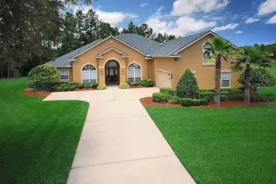 Image de Beautiful Home. . . Close to the beach, Mayo Clinic, and easy travel to Orlando!
