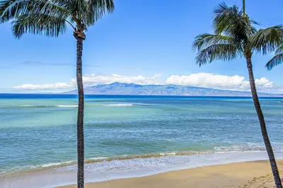 Image de Open concept with beautiful views of the Pacific