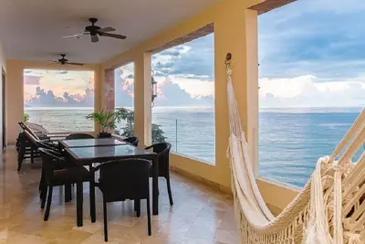 Image de Beachfront Escape: 2br in Scenic Puerto Vallarta