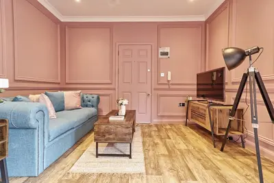 Image de Plush Nest - Charming One-Bedroom Flat - Southend Stays