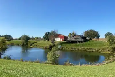 Image de Rustic and Secluded 1 Bedroom Cabin Retreat. Located on Private Stocked Pond.