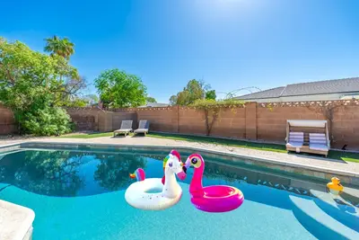 Beautiful, Sunshine Paradise Escape!