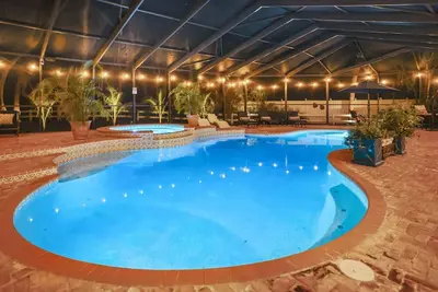 Image de 16 Beds, Events, Salt Pool/Spa, Outdoor Kichen