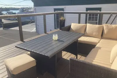 Image de Newly renovated downtown vacation rental. . . . . . . location, location, location! ! ! !