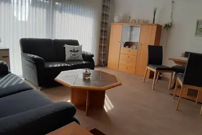 Image de Wohnzimmer, 2 Schlafzimmer, Küche, Bad, Terrasse, Garten, Parkplatz, Nichtraucher-haus
