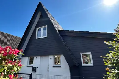 Image de Wohnzimmer, 3 Schlafzimmer, Küchenzeile, Bad, Terrasse, Garten, Parkplatz, Nichtraucher-haus, Haustiere Verboten