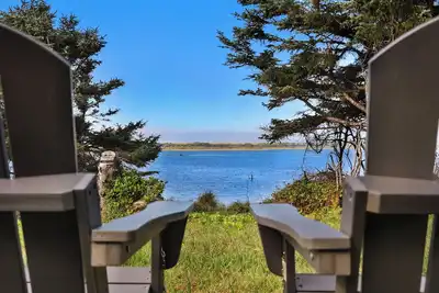 Image de Beachside & Lakefront Hideaway- Captivating Views
