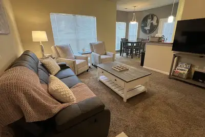 Image de Magnolia Bliss: 2bd\/2ba w\/ Gym, Pool, Bbq Grill