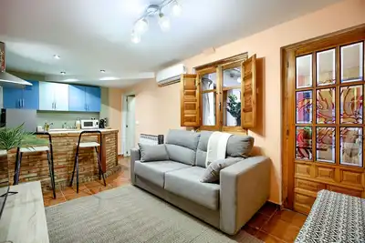Image de Apartamento con Patio Privado en Calle Huertas