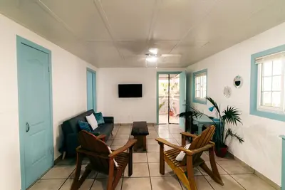 Image de 2 bedroom 2 bathroom apartment in Bocas Del Toro.