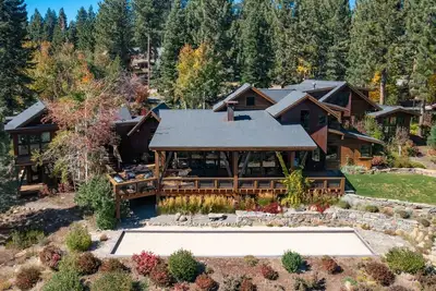 Image de Comfortable Luxury Close to Northstar Village, Trails, & Slopes!