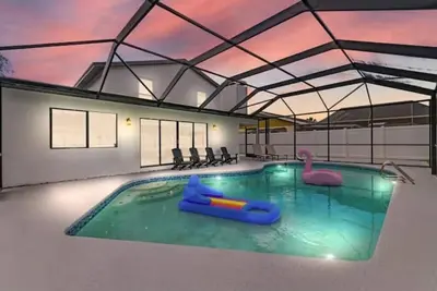 Image de 4 TVs•Fireplace •10min->Airport• Pool •Firepit•Bbq