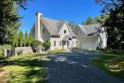 Image de Secluded Mountain and Lake View in Canaan, Ny