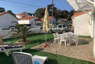 Image de Chez Cathy et Guy Ă Tharon Plage, Maison 5 personnes, 2 chambres, 2 SdE, 2wc 2*.